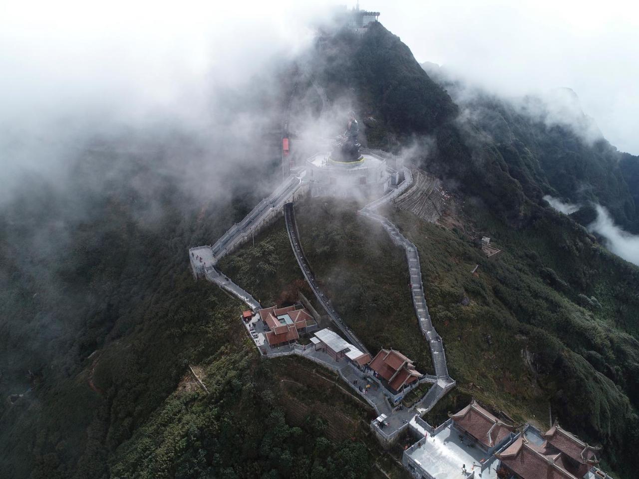 圆顶餐厅美憬阁酒店 萨帕 外观 照片 Aerial view of the summit